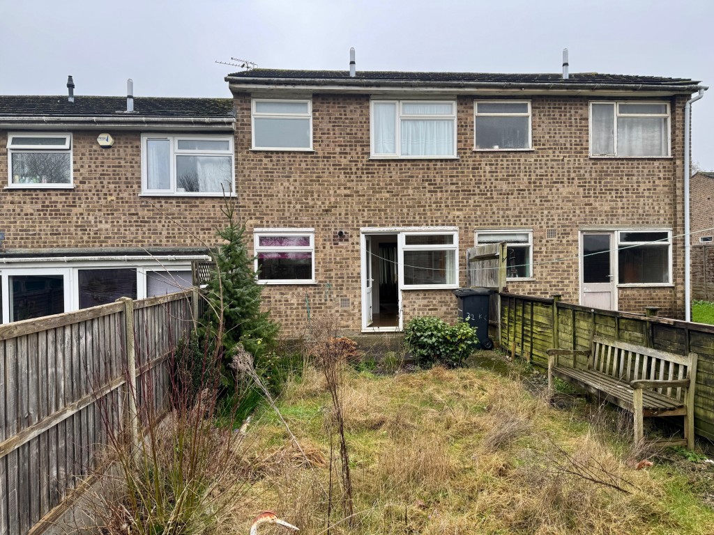 Lot: 85 - MID-TERRACE HOUSE FOR IMPROVEMENT WITH GARAGE EN-BLOC - rear elevation